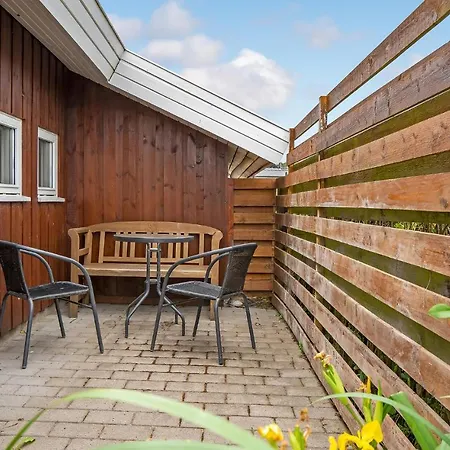 Stunning In Bjert With 2 Bedrooms And Wifi 2 Binderup Strand